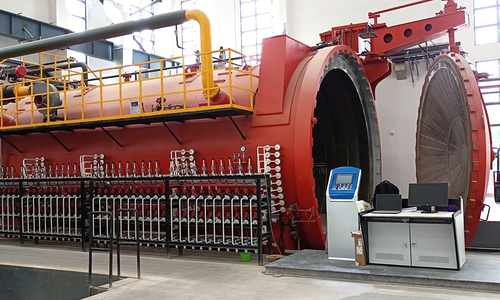 哈爾濱飛機工業(yè)集團(tuán)有限責(zé)任公司 Φ3000X8000mm 250℃ 1.2Mpa